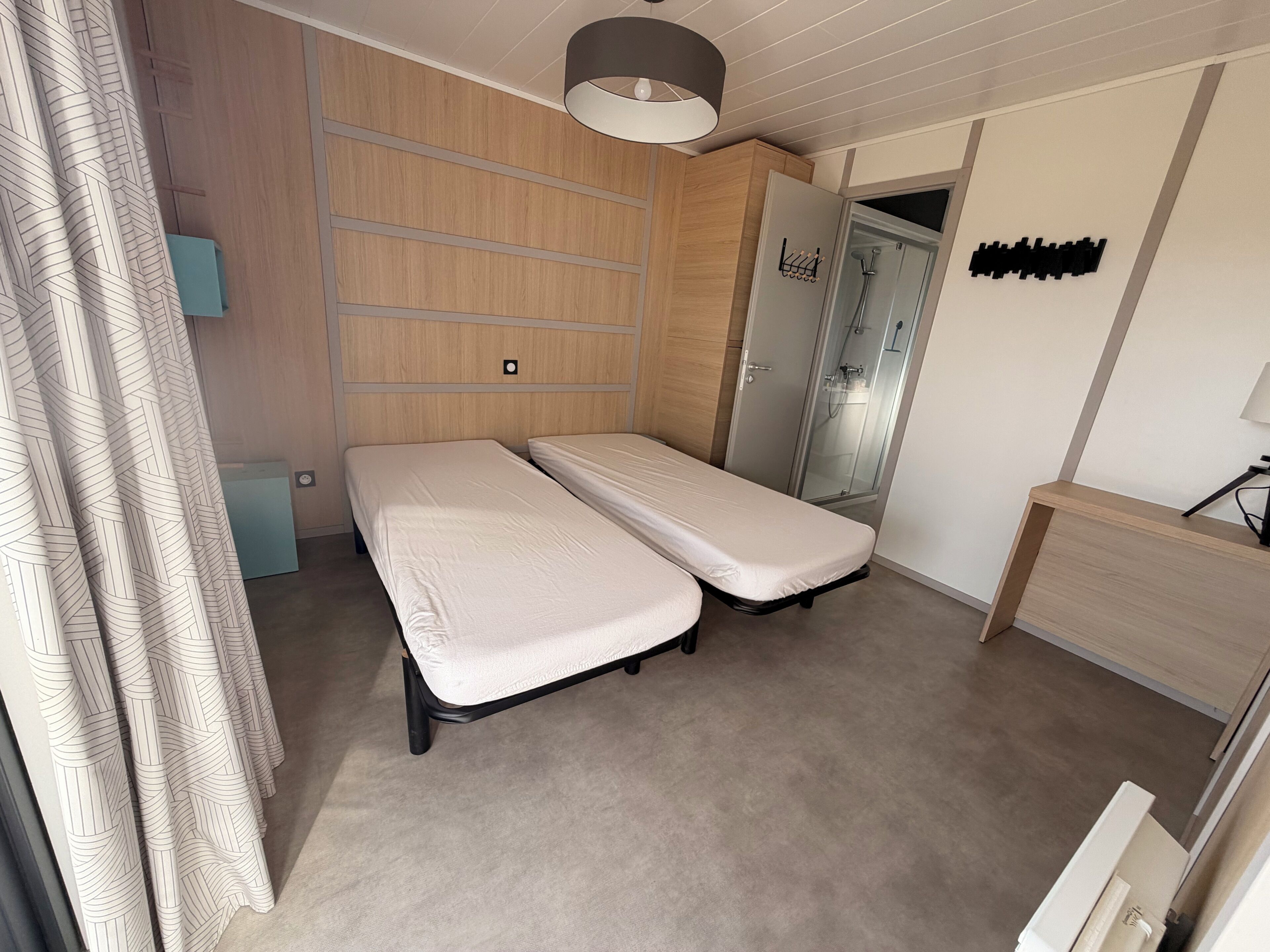 熨斗/熨衫板、Wi-Fi、床單