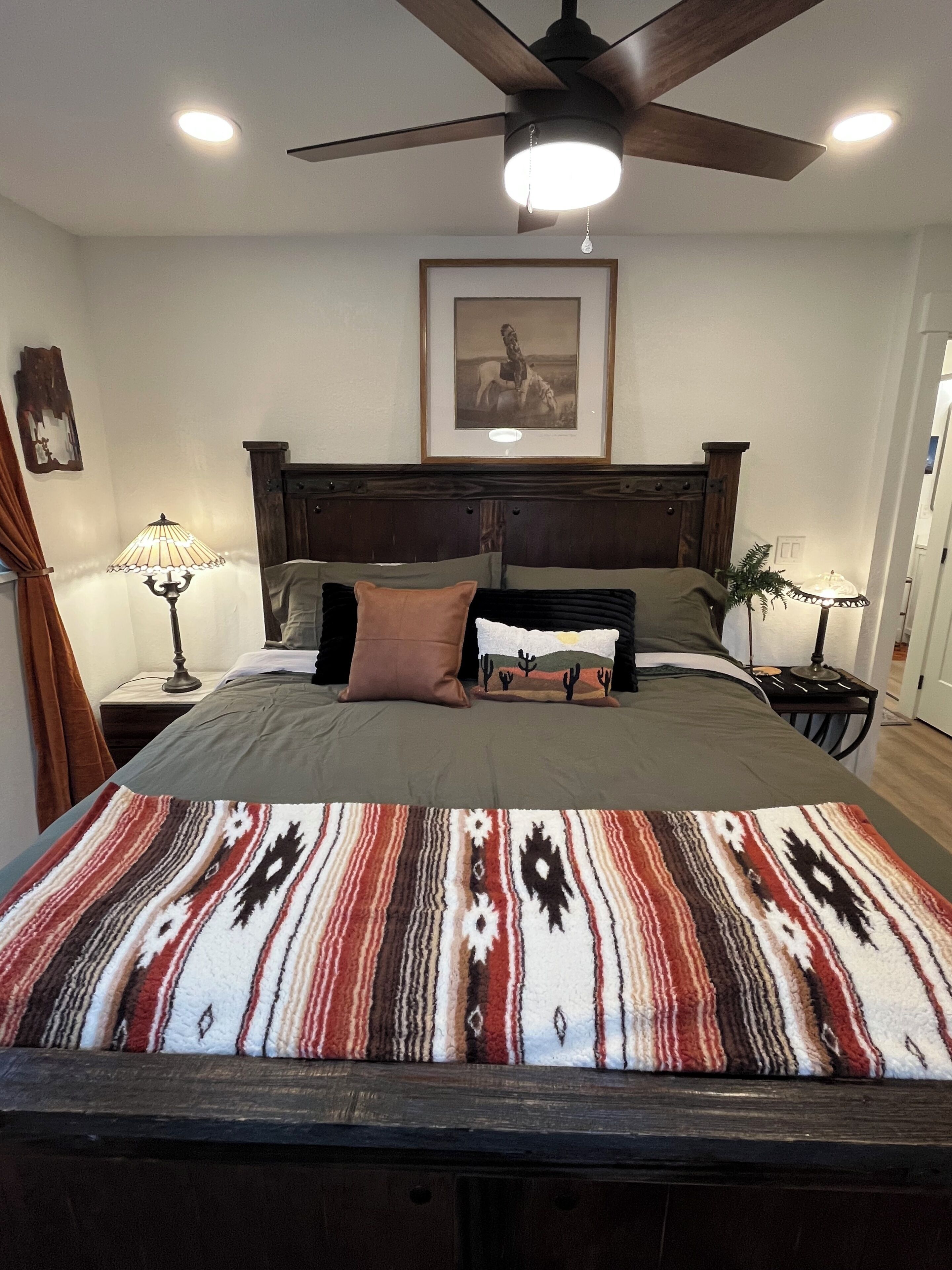 Iron/ironing board, WiFi, bed sheets