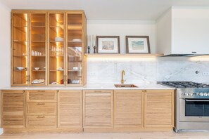 Private kitchen - Foz do Douro Luxury Penthouse , Rooftop Terrace & Bathtub (Unknown)