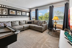 TV - Mango Shores - Eight Bedroom Villa, Sleeps 16 (Kissimmee)