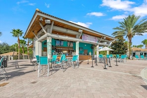 Outdoor dining - The Grand Slam - Eight Bedroom Apartment, Sleeps 19 (Kissimmee)