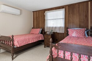 DSC07987 - Beech Mtn Chalet | Long-Range Views, Sleeps 9, AC (Beech Mountain)