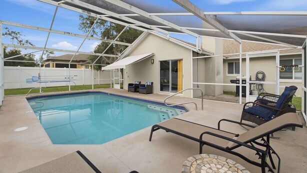 Pool - Palm Coast Getaway - Pool, Grill, 3Br (Palm Coast)