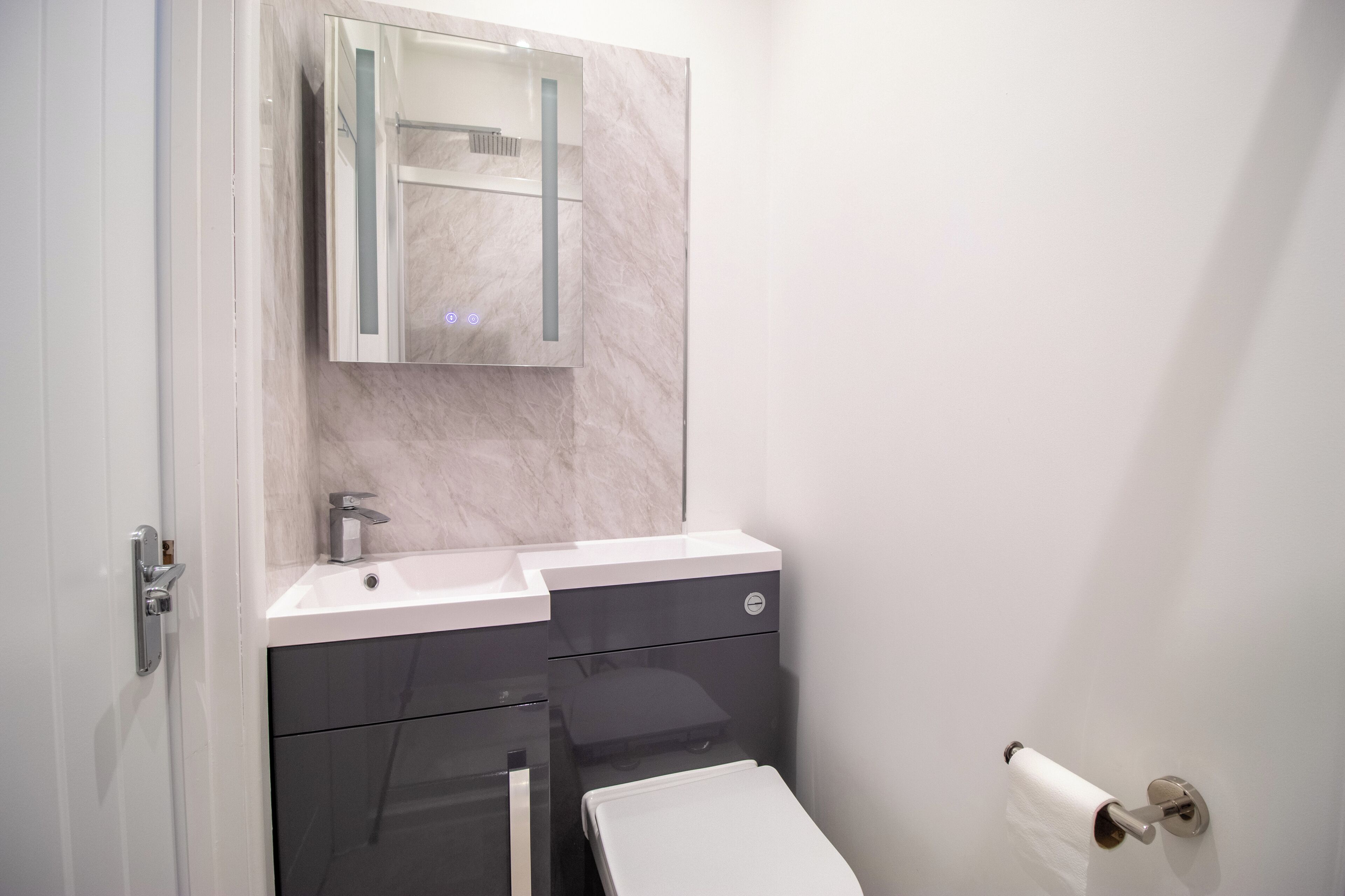 Basic Double Room, Private Bathroom | Bathroom | Shower, free toiletries, towels, shampoo