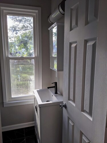 Cozy 1-bedroom apartment in fantastic Belding with AC