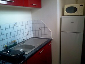 Private kitchen - Bungalow 'Petit Trésor' with Sea View, Wi-Fi and Air Conditioning (Le Carbet)
