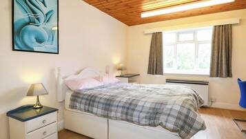 3 bedrooms, free WiFi, individually decorated, individually furnished