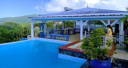 Guest House 'Villa Pelée' with Sea View, Balcony and Wi-Fi