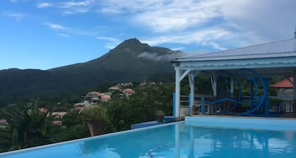Guest House 'Villa Pelée' with Sea View, Balcony and Wi-Fi