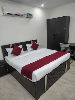Chambre Standard Double ou avec lits jumeaux