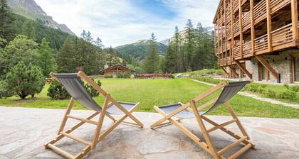 CHARMING CHALET IN CHAMPOLUC