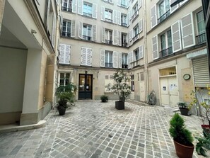 Exterior - Charming 1-bedroom apartment in Paris perfect for your stay (Paris)