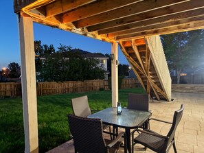 Outdoor dining - 2-bedroom Garden Level Private Suite with Kitchen & Huge Yard Pet Friendly (Thornton)