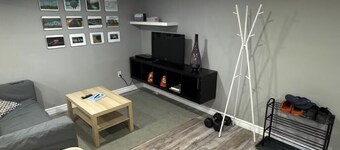 Trans-Canada Stopover basement apartment with full kitchenand space.