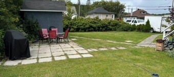 Trans-Canada Stopover basement apartment with full kitchenand space.