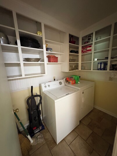 3-bedroom cabin in soothing Greensboro with cool AC breeze