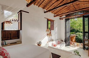 3 chambres, fer et planche à repasser, Wi-Fi, draps fournis
