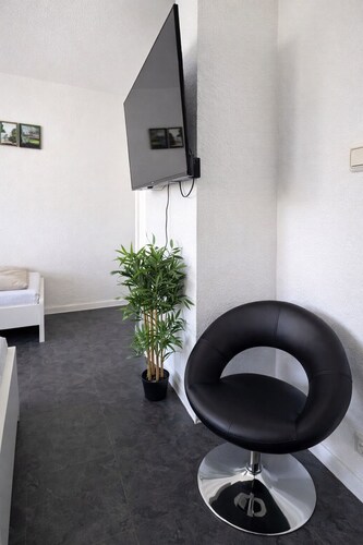Frankfurt airport family house