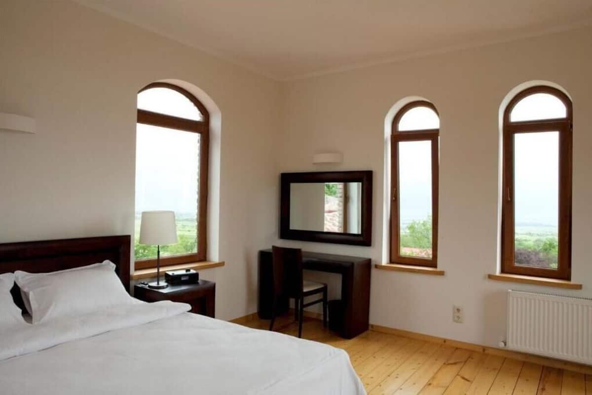 Classic Suite, Balcony, Garden View
