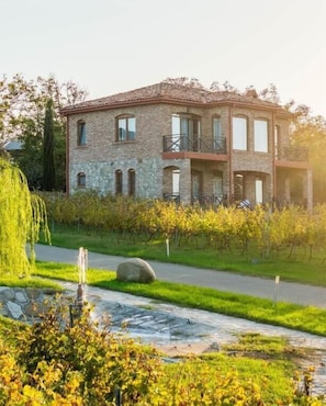 Superior Villa, Balcony, Garden View | Exterior - Schuchmann Wines Chateau Villas and SPA (Telavi)