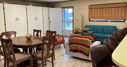Lucky Lure Lodge, sleeps 6, near Big Bass Marina