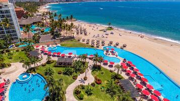 2 outdoor pools, free cabanas, pool umbrellas