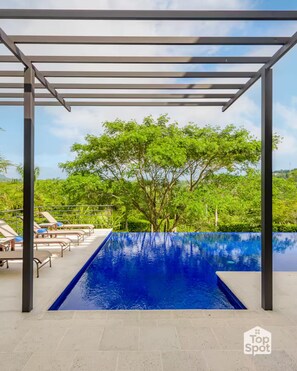 Pool - Tremendous 4-bedroom house in Anapoima perfect for your getaway (Anapoima)