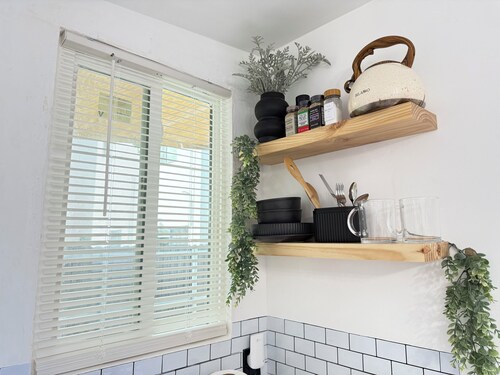 Private Boho Tiny Home and Retreat with Monthly Stay + Parking