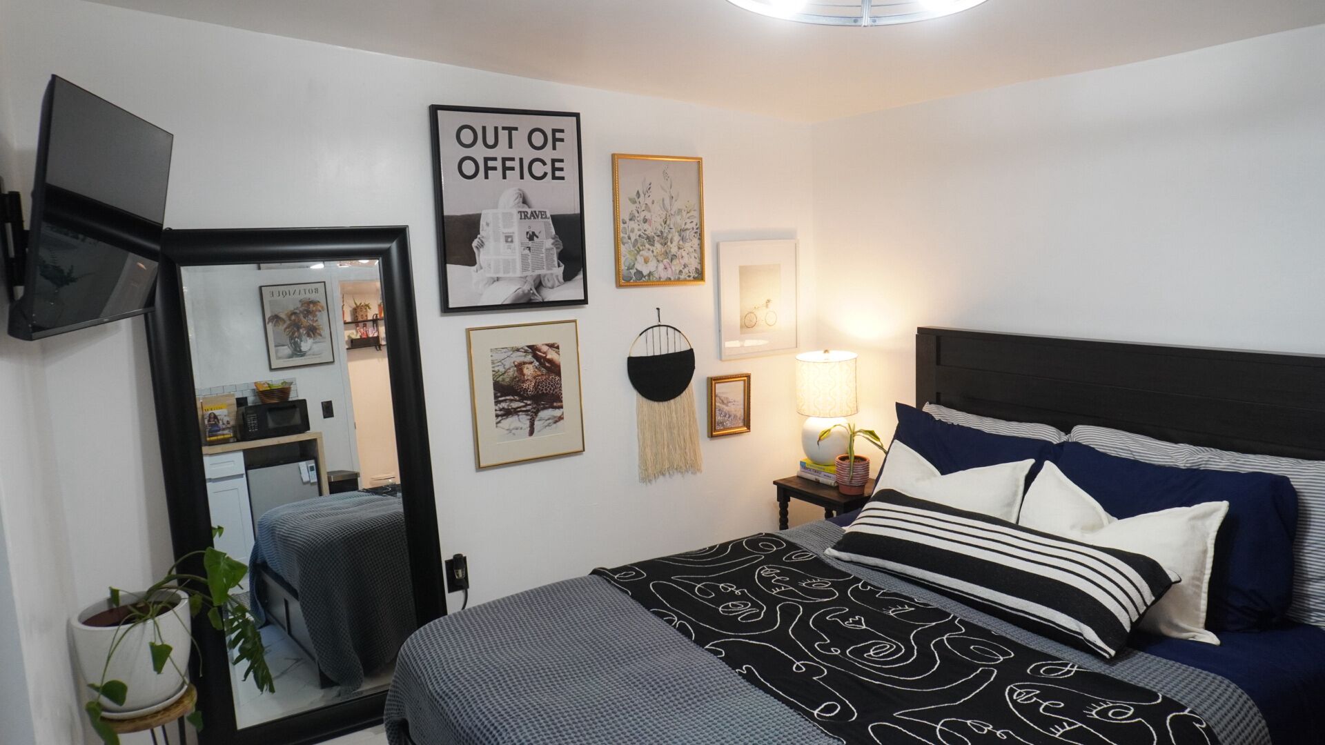 WiFi (free), bed sheets