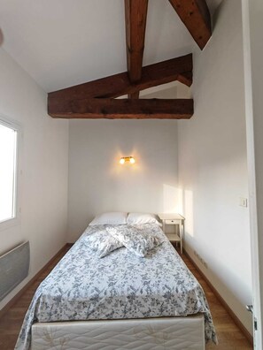 Room - Vrbo Property (Saint-Gilles)