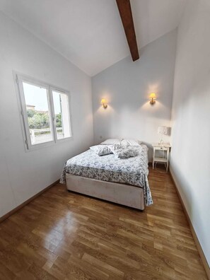 Room - Vrbo Property (Saint-Gilles)