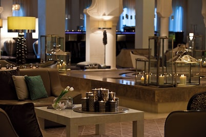Alcazar Hotel