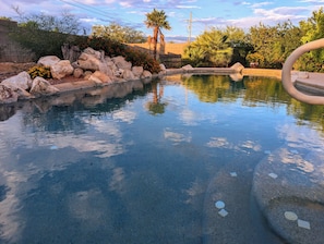 Outdoor pool, a heated pool - Indigo Studio - Poolside, Near Fort & Birding (Sierra Vista)