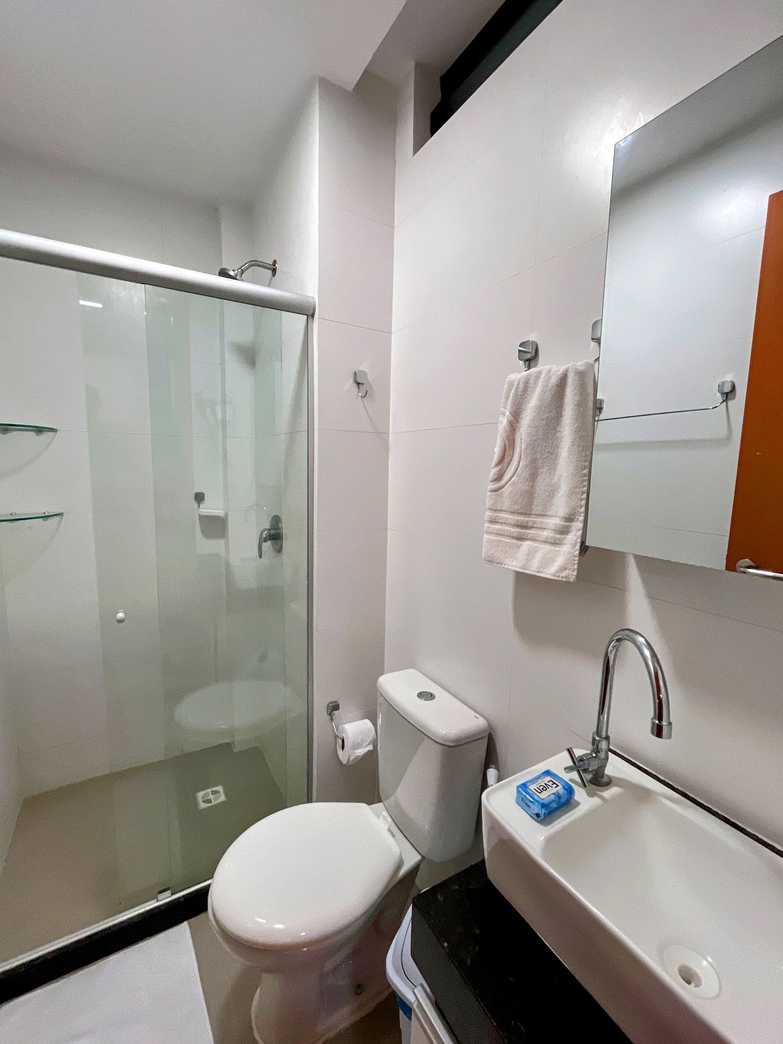 Apartment | Bathroom | Shower, free toiletries, hair dryer, towels