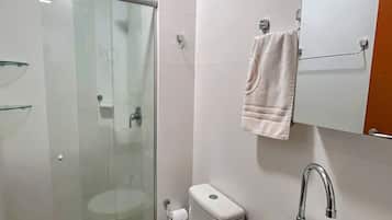 Apartment | Bathroom | Shower, free toiletries, hair dryer, towels