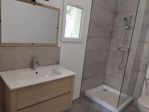 Bathroom - The Salagou Cottage (Clermont-l'Hérault)