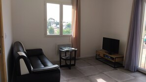 Living area - The Salagou Cottage (Clermont-l'Hérault)