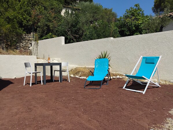 Property grounds - The Salagou Cottage (Clermont-l'Hérault)