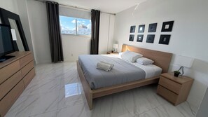 Room - Beauty apt Sunny Isles, 16th Floor. Great views! (Sunny Isles Beach)