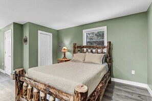 1 bedroom, iron/ironing board, WiFi (free), bed sheets - Cozy Creekside Studio (Cosby)