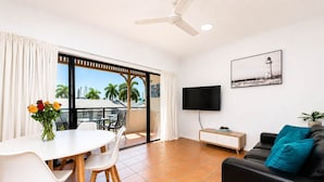 Apartemen, 1 kamar tidur, balkon, pemandangan marina | Area keluarga