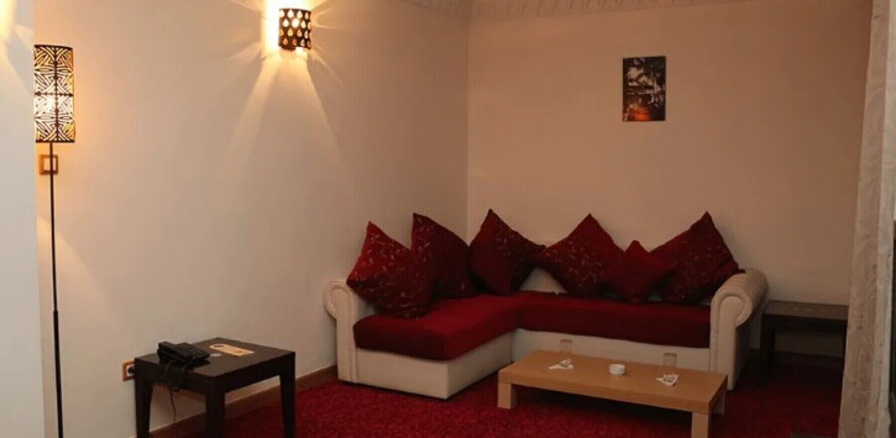 Luxury Suite, Balcony | Living area