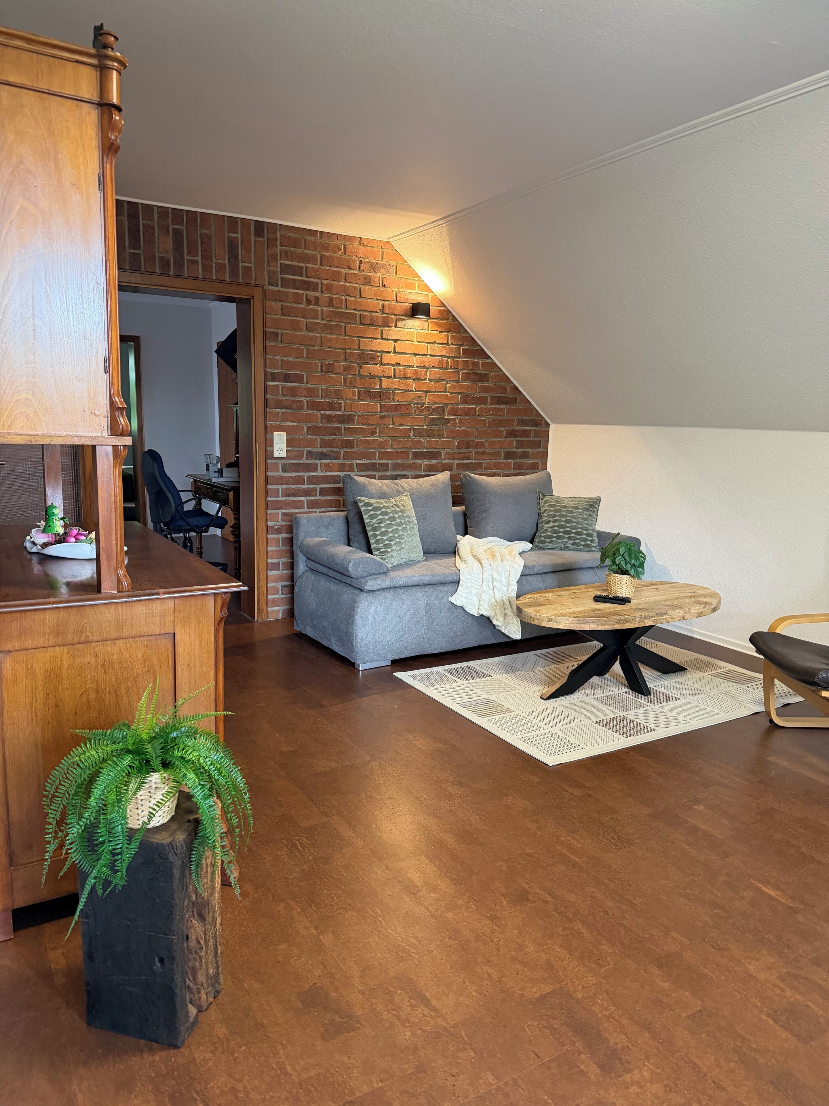 Gemütlich, Großzügige Wohnung Mit Parkfeeling - Kassel