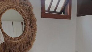 Chuveiro, produtos de toalete grátis