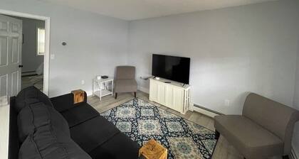 Pleasant 2-bedroom apartment with AC in Jeffersonville