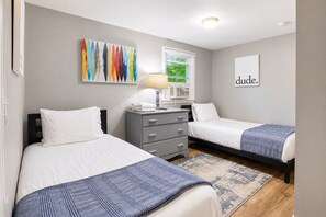 2 chambres, fer et planche à repasser, Wi-Fi gratuit, draps fournis