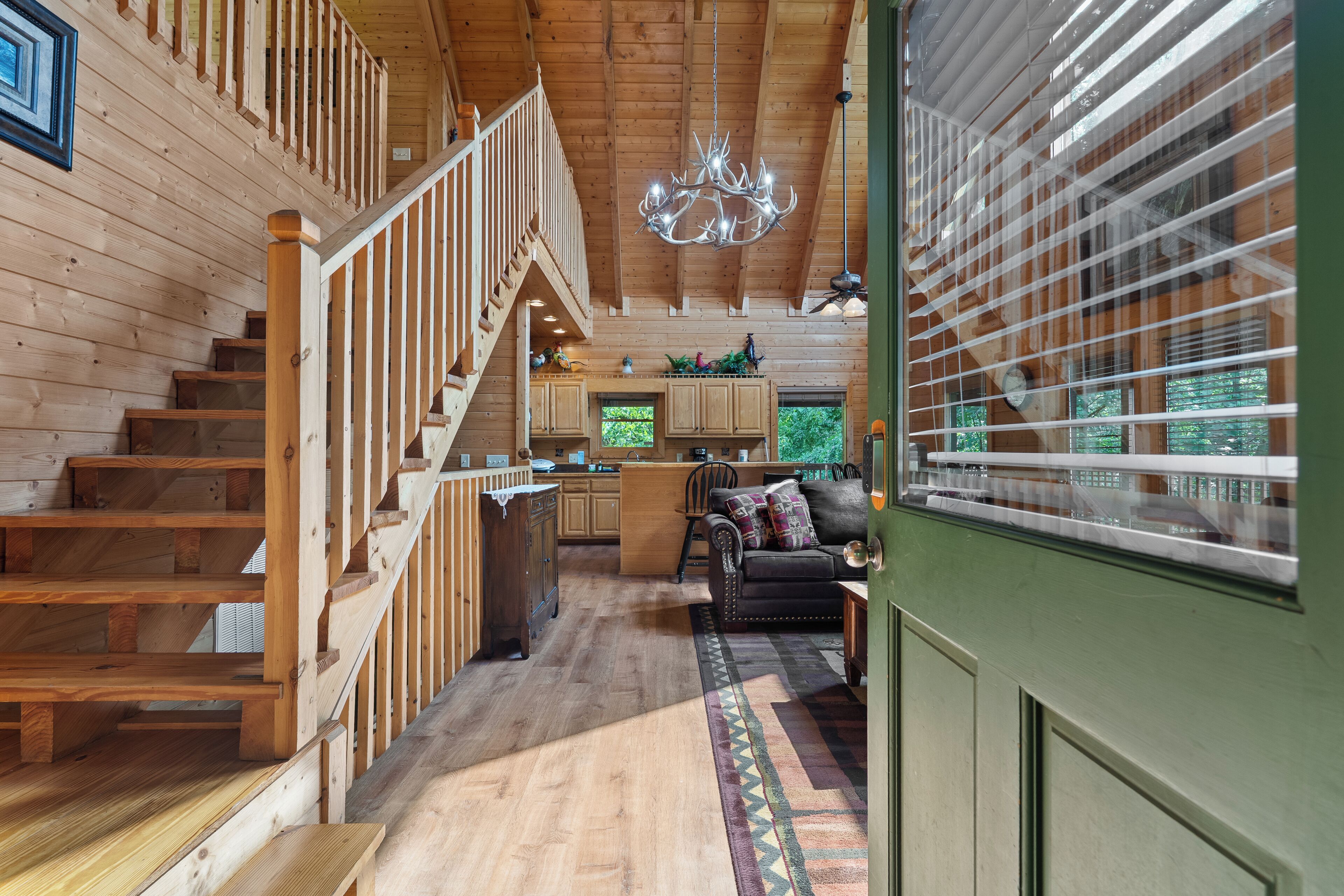 Secluded Mountain Cabin With Hot Tub, Fire Pit, Games And Views - Townsend, TN