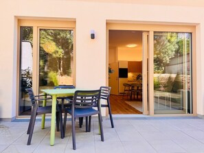 Outdoor dining - Vrbo Property (Wien)