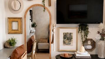 1 bedroom, in-room safe, desk, iron/ironing board
