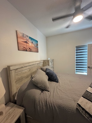 2 bedrooms, iron/ironing board, WiFi, bed sheets - Cozy Modern 1-bedroom apartment in downtown Clearwater close to beach (Clearwater)